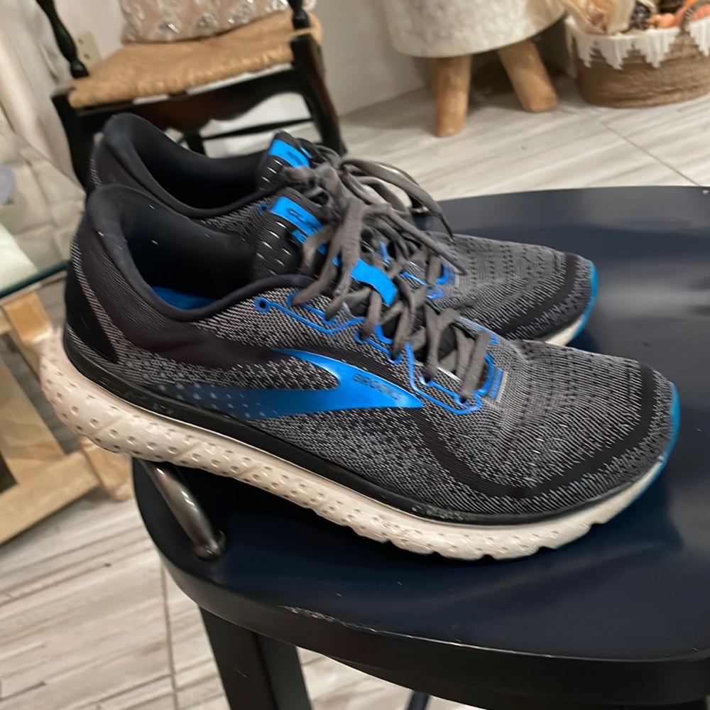 Brooks shoes